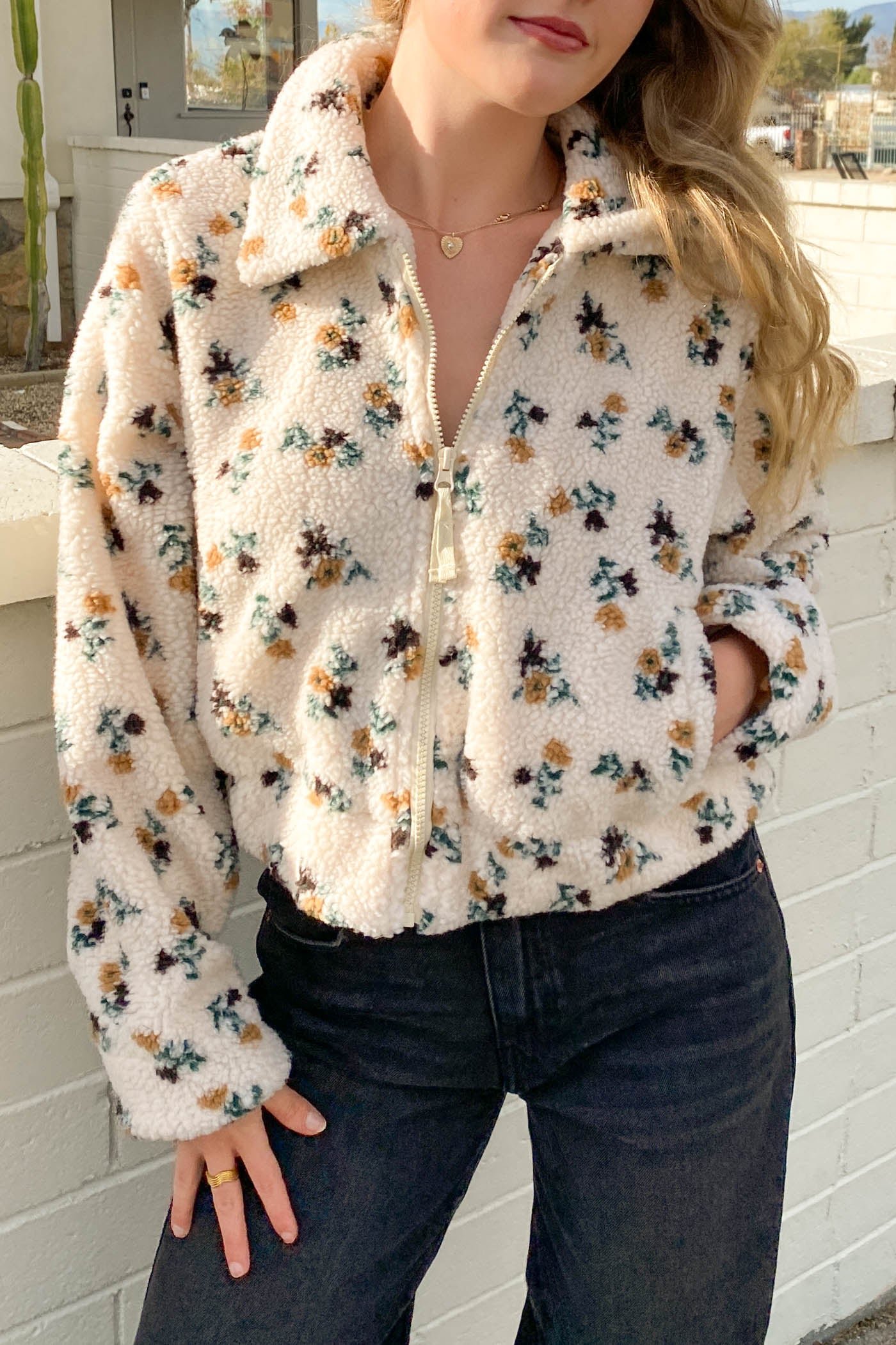 rydyhy4vzqvzys7aepph.jpg Floral Sherpa Zip Up - Image 1